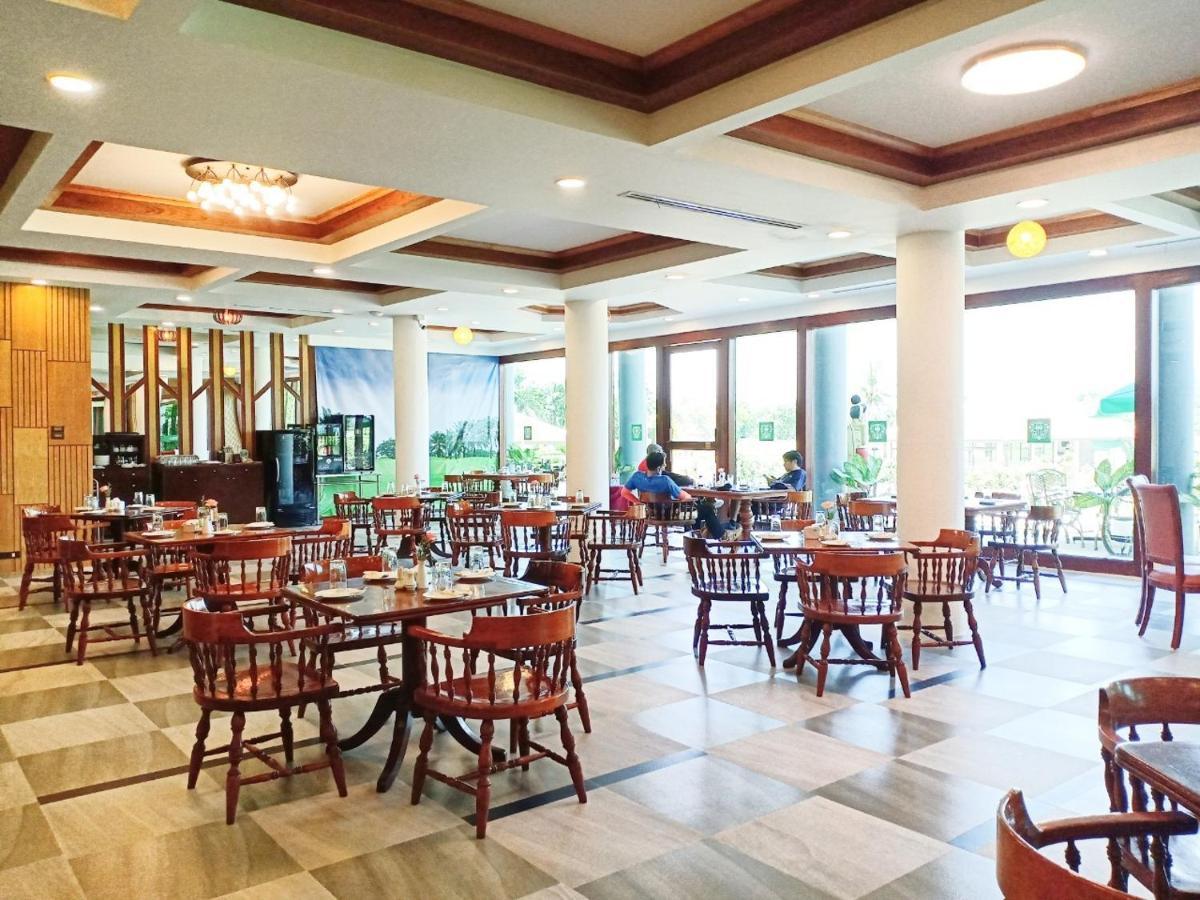 Pinehurst Golf Club And Hotel Pathum Thani Eksteriør bilde