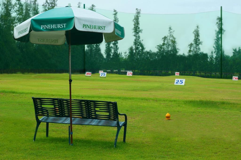 Pinehurst Golf Club And Hotel Pathum Thani Eksteriør bilde